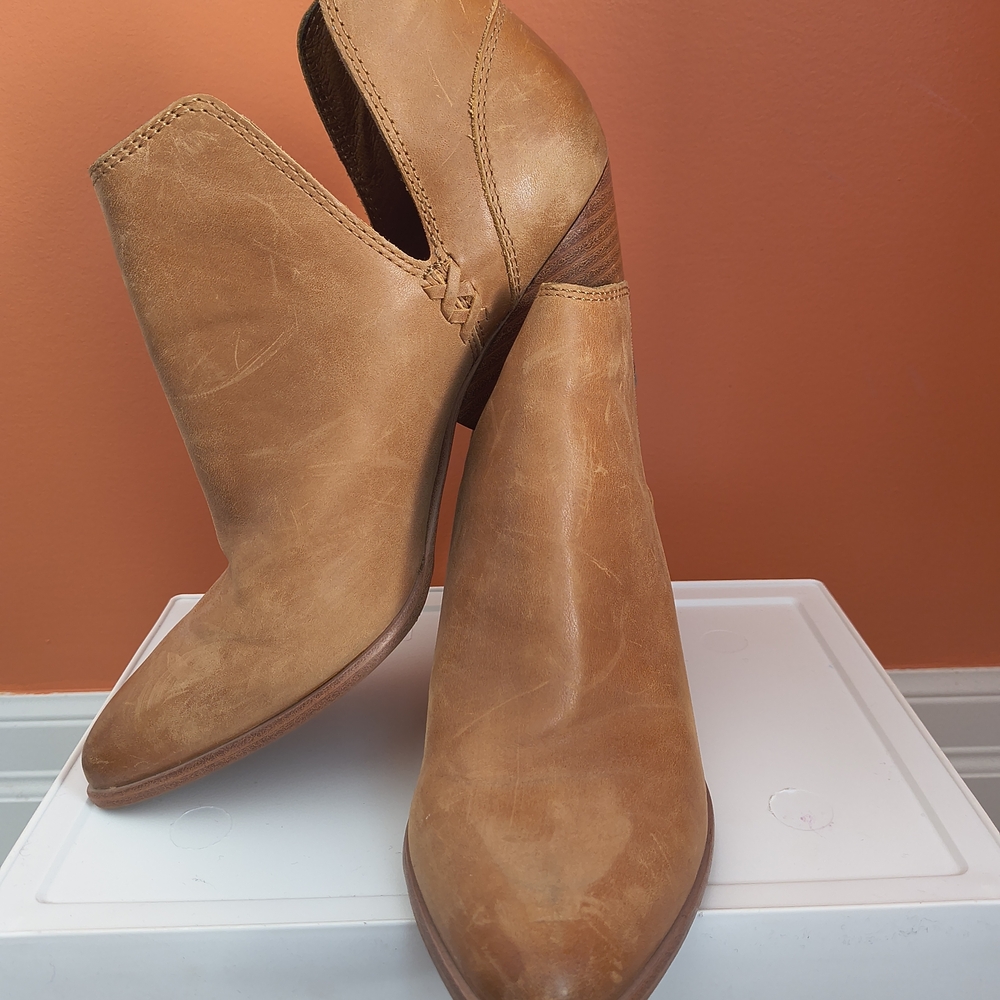 Frye Tan Leather Pointed Toe Ankle Boots